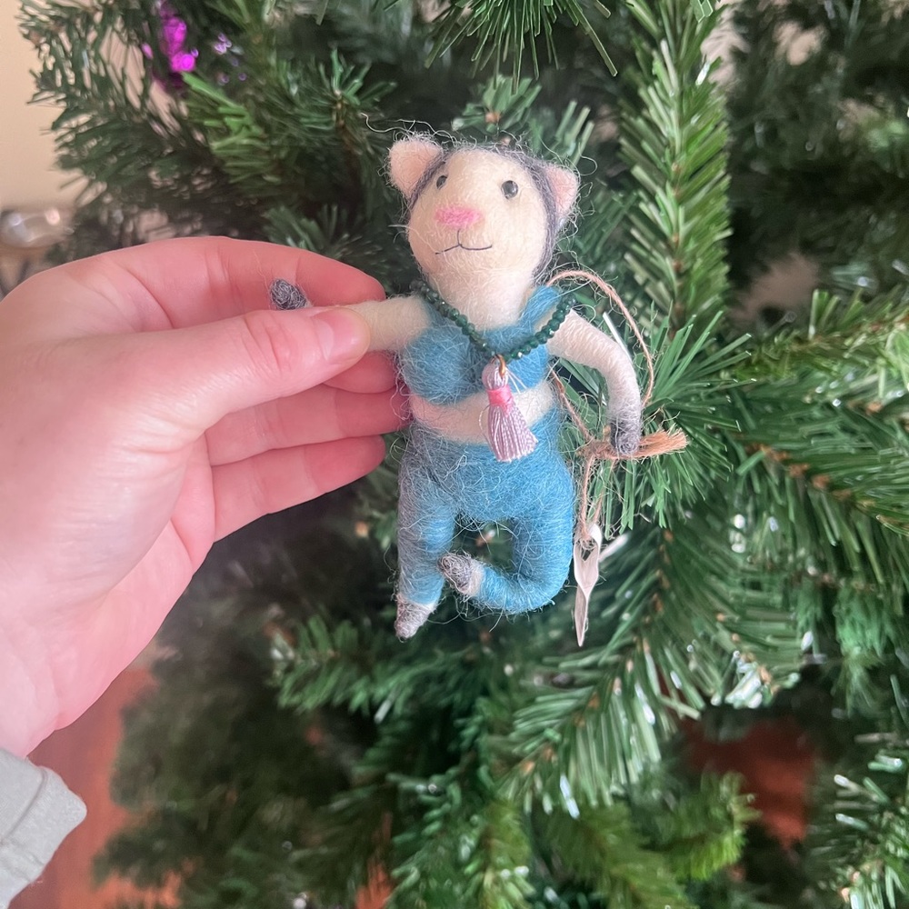 Yoga cat ornament